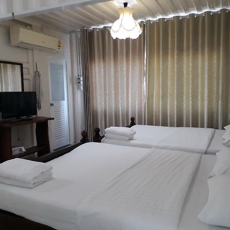 Farsai Homestay Lop Buri Eksteriør billede