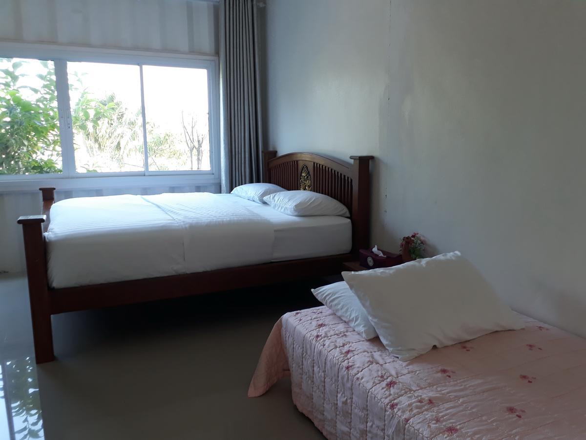 Farsai Homestay Lop Buri Eksteriør billede