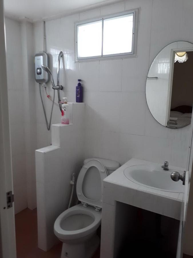 Farsai Homestay Lop Buri Eksteriør billede